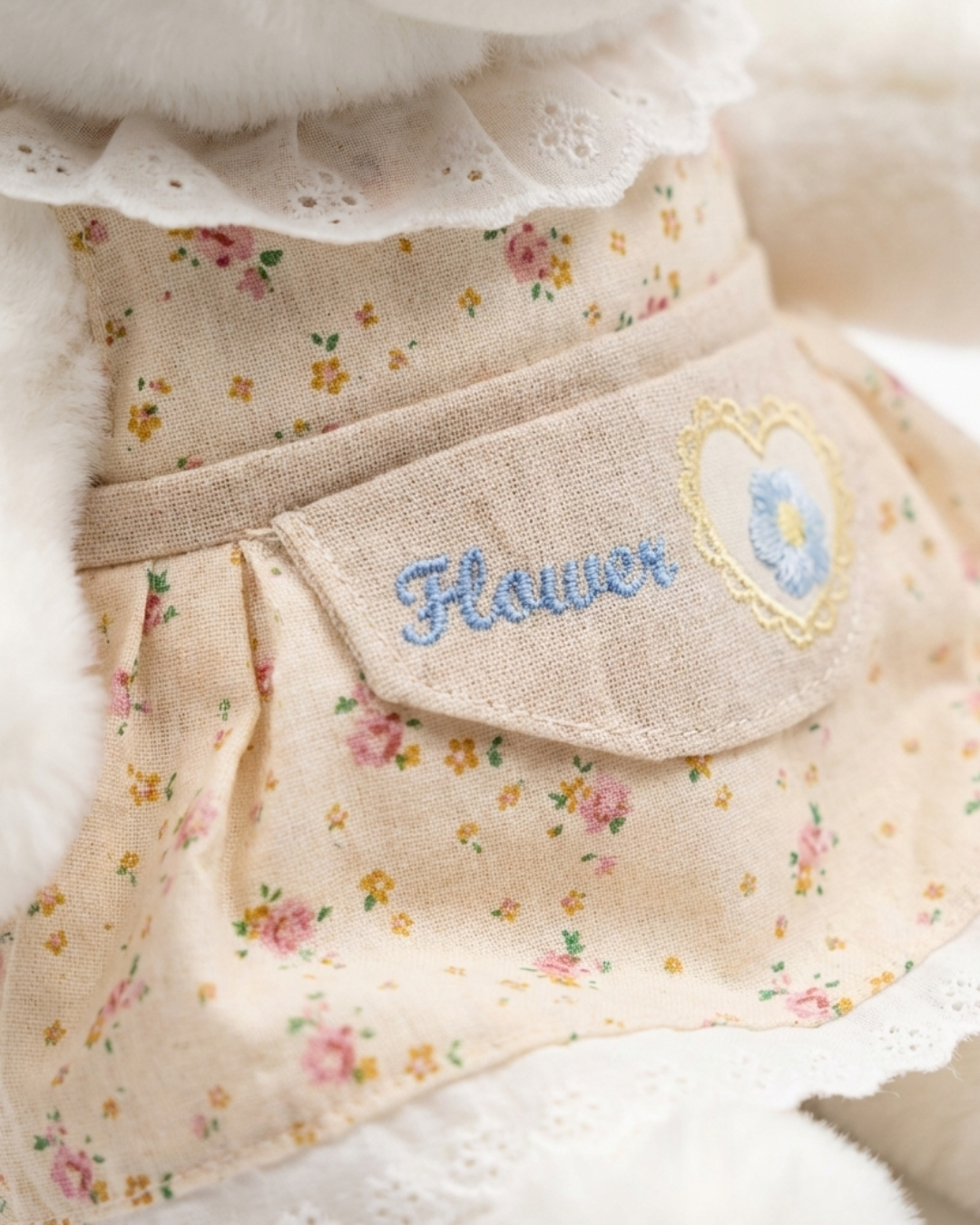 Daisy the Dreamer:Premium White Floral Heirloom Teddy Bear Daisy ( 35cm )